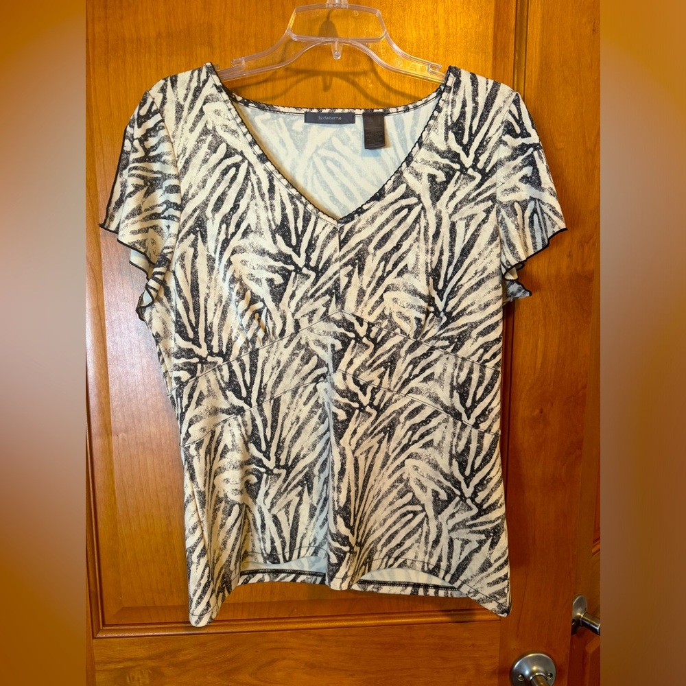 Liz Claiborne Zebra Print V-Neck Women's Top